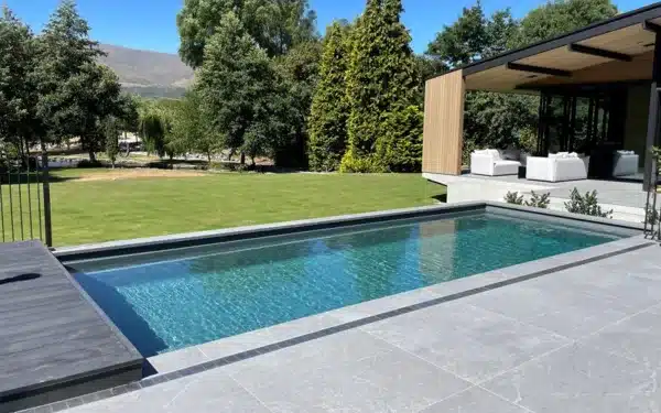 Bay of Plenty swimming pool installation - the Reflection with Auto Cover